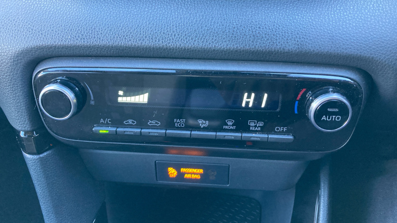 Toyota Yaris 1.5 Hybrid Design 5dr CVT Hybrid Hatchback